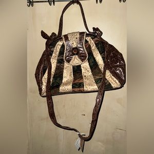 Brand New with tag Park Avenue Genuine Leather Purse